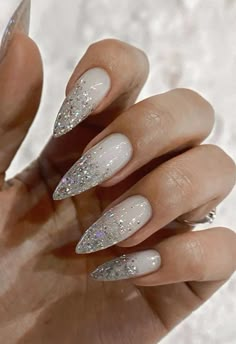 Silver White Nails Ideas, Silver Nail Art Glitter, White Silver Glitter Nails, Silver And Glitter Nails, Winter Pointy Nails, Pink With Silver Glitter Nails, Sparkling White Nails, Nail Inspo White Design, White With Silver Nails