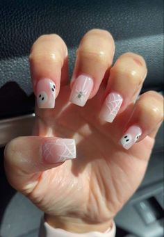 Halloween French Tip Nails Gel, Spooky Nails Natural, Cute Acrylic Nails For Fall Pink, Small Nails Design Fall, Cute Short Acrylic Nails For Halloween, Short Acrylic Nails For Halloween, Square Tip Halloween Nails, Medium Acrylic Nails Coffin Ideas Simple, Cute Short Halloween Nail Designs