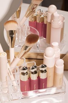 Make Up Set Aesthetic, Eyeshadow Products, Eye Makeup Pictures, Liquid Blush, Eye Makeup Designs