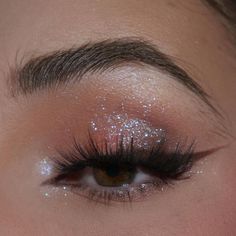 Make Up Tattoo, Make Up Aesthetic, Make Up Nails, Eye Makeup Tutorials, Up Aesthetic, Eyeliner Techniques, Maquillage On Fleek, Shimmer Eye Makeup, Up Nails