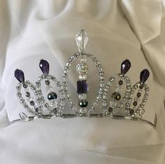 Diy Crystal Crown, Tiara Ideas, Coronation Party, Halloween Hats, Crystal Crown