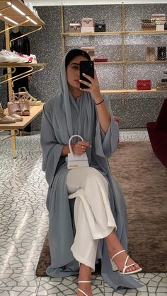 Abaya Outfit, Strappy Mules, Look Rich, Popular Aesthetic, Estilo Hijab, Generational Wealth, Modern Hijab Fashion, Minimalist Fashion Women, Muslim Fashion Hijab Outfits