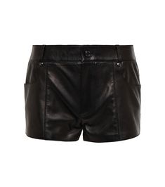 Tom Ford presents the ultimate tough-luxe piece: leather shorts. Made from soft lamb leather, these shorts are exquisitely tailored with a slim-fitting silhouette. Wear yours with the label's stand-out blouses for a feminine meets rocker aesthetic. Pull Short En Cuir, Sweater Leather Shorts, Luxury Leather Shorts, Rocker Aesthetic, Tom Ford Leather, Tom Ford Clothing, Black Toms, Leopard Print Pants, Leopard Print Shorts