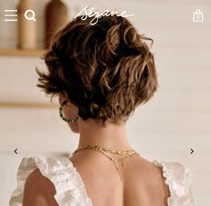 Short Wavy Haircuts, Wavy Haircuts, Hair Inspiration Short, Haircuts For Wavy Hair, Shot Hair Styles, Short Wavy Hair, Penteado Cabelo Curto, Haircut For Thick Hair, Short Hair Haircuts