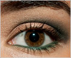 Neutrals with Smoldering Greens Look. I love that this can add a pop of color without looking too over done! Eyeliner Brown Eyes, Green Makeup Tutorial, Green Eyeliner, Peach Eyeshadow, Wedding Makeup For Brown Eyes, Matric Dance, Formal Makeup, Brown Eyeliner, Eye Makeup Pictures