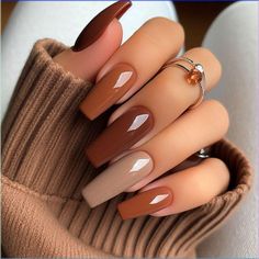 Discover 100 stunning brown nail ideas, from classic French tips to glitter, ombre, and more. Elevate your style with these trendy and versatile designs! Autumn Gradient Nails, Chocolate Color Nails, Brown Nail Designs Almond, Caramel Brown Nails, Fall Burberry Nails, Long Nails Design 2024, Nail Fall Ideas, Brown And Nude Nails, Pretty Fall Nails Autumn