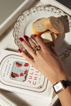 Holiday Inspo, Inexpensive Jewelry, Boyfriend Watch, Chanel Watch, Jewelry Photography Styling, Photographie Portrait Inspiration, French Girl Style, Red Nail Polish, Nail Photos