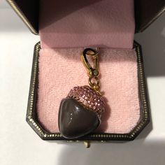 Rare, Bnwt, And Authentic Juicy Couture Chocolate Covered Strawberry Charm. No Longer Sold In Stores. Gorgeous Crystal Detailing That Sparkles When Light Hits It. Kept Brand New And Unused In Box. Comes With Box. Juicy Charms, French Poems, Gold Diamond Heart Necklace, Juicy Couture Vintage, Juicy Couture Necklace, Covered Strawberry, Juicy Couture Bracelet, Chocolate Covered Strawberry, Hello Kitty Jewelry