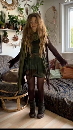 Fairy Witch Outfit, Forest Aesthetic Clothes, Green Witch Aesthetic Outfit, Green Witch Aesthetic Fashion, Forest Witch Outfit, Forest Fairy Outfit, Hippie Outfits Winter, Hippie Winter Outfits, Earthy Goth