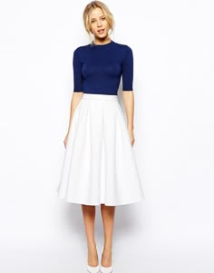 ASOS Midi Skirt I like this style even though I'm a midget-wouldn't go for white… Full Midi Skirt, White Midi Skirt, Outfit Chic, Stil Elegant, Midi Skirts, White Skirt