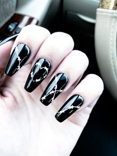 Cute Goth Acrylic Nails, Gothic Nails Coffin Long, Black Goth Acrylic Nails, Xplr Nails, Gothic Acrylic Nail Designs, Gothic Summer Nails, Grunge Nails Ideas, Punk Nail Designs, Short Emo Nails