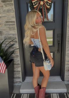 Gameday Outfit With Cowboy Boots, Megan Moroney Concert Outfits, Country Concert Outfit Corset, Country Concert Asethic, College Gameday Outfits Cowboy Boots, Megan Moroney Concert, Country Concert Inspo Pics, Country Apparel, Cowgirl Lifestyle