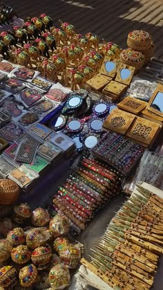 #jaipur #mirror # #jaipurjewellery  #jaipurphotography #travelling #Aesthetics Shopping In Jaipur, North India Aesthetic, Rajasthan Outfits, Travelling Aesthetics, India Asthetic