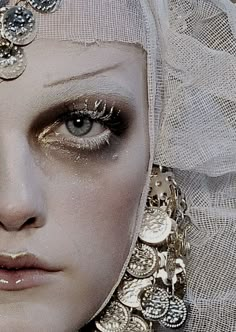 Makeup Tumblr, Avant Garde Makeup, Editorial Makeup, Costume Makeup, John Galliano, Creative Makeup