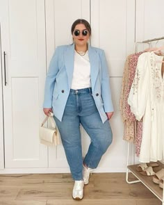 COMO VESTIR SI SOY GORDITA - Fire Away Paris Work Outfits Women Plus Size Summer, Plus Size Nice Outfits, Summer 2025 Trends Fashion, Plus Size Jeans Outfit, Business Casual Plus Size, Plus Size Blazers, Office Fits, Outfit Curvy, Outfits Gorditas