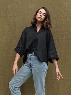 Black Linen Shirt Outfit, Linen Shirt Outfit, Black Linen Shirt, Spring Summer Capsule Wardrobe, Shirt Drawing, Minimalist Fashion Women, Capsule Wardrobe Essentials, Vacay Outfits, Cute Clothes