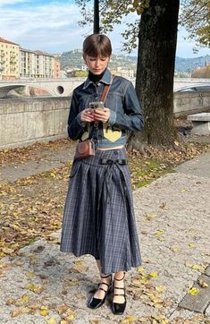 Winter Maximalist Outfits, Tznius Fashion, Europe Photography, Queer Fashion, Layering Outfits, Outfit Inspiration Fall, Slim Leg Pants, Winter Fits, A Skirt