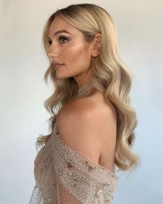 Big Glam Waves, Blonde Waves Wedding, Balayage Hollywood Waves, Relaxed Hollywood Waves, Soft Wedding Curls Down, Bridal Waves Middle Part, Flowy Bridal Hair, Glam Waves Medium Hair