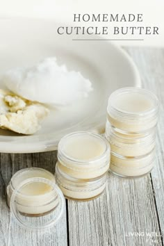 Easy homemade cuticle butter with all natural ingredients including essentials oils to nourish cracked, dry painful cuticles #diybeautyrecipes #cuticles #essentialoils Cuticle Butter, Coffee Facial, Cuticle Softener, Cuticle Cream, Heat Pad, Green Ideas, Diy Kosmetik, Homemade Lotion, Cuticle Remover