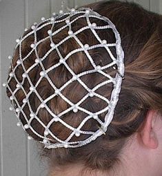 renaissance hair Historical Hairstyles, Low Bun Hairstyles, Hair Nets, 20s Fashion, Medieval Dress, Roaring 20s, Head Piece