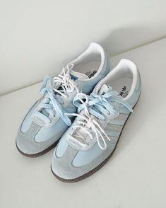 Samba Shoes, Shoe Wishlist, Jogging Shoes, Hype Shoes, Girly Shoes, Aesthetic Shoes, Streetwear Men Outfits, Sneakers Blue, Pretty Shoes