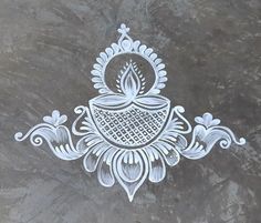 an intricately designed design on the ground