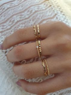 Stunning Wedding Rings, Minimalist Accessories Jewellery, Stylish Rings, Jewelry Essentials, Jewelry Lookbook, Stacked Jewelry