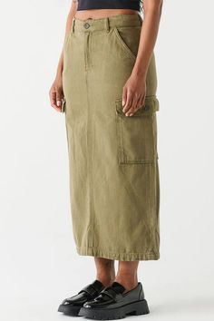 The Army Utility Maxi Skirt is the perfect combination of practicality and style. Made with a comfortable stretchy material, this army green skirt is both functional and super cute. Perfect for any occasion, it's a must-have addition to your wardrobe. Dress up or down! Army Green Skirt, Prove Them Wrong, White Crow, Utility Skirt, Fit Skirt, Blue Socks, Black Tape, Polo Sweatshirt, Spring Look