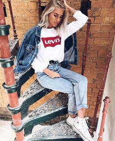 Work Outfits Frauen, Jeans Urban Outfitters, Casual Chic Outfits, Style Désinvolte Chic, Urban Outfitters Jeans, Summer Work Outfits, Outfit Jeans, Summer Fashion Trends, Casual Chic Outfit