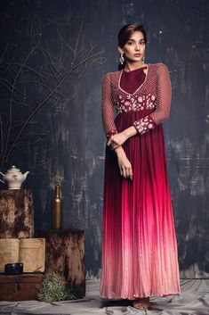 Maxi Dress Styles, Ombré Dress, Frocks And Gowns, Indian Bride Outfits, Frock Fashion, Designer Kurti Patterns, Indian Bridal Lehenga, Indian Gowns, Designer Party Wear Dresses