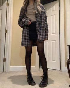 Outfits That Go With Dr Martens, Grunge Outfits Tights, Doc Outfits Summer, Combat Boots And Tights Outfit, Grunge Outfit Female, 90s Female Grunge Fashion, Grunge Outfits Doc Martens, Patterned Tights Outfit Grunge, Cute Soft Grunge Outfits