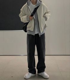 Male Korean Street Fashion, Asian College Outfits Men, Good Male Outfits, Outfit Ideas Korean Men Winter, Hoodie Male Outfit, Male Layering Outfit, Streetwear City Aesthetic, Korean Male Casual Outfit, Korean Comfy Outfits Men