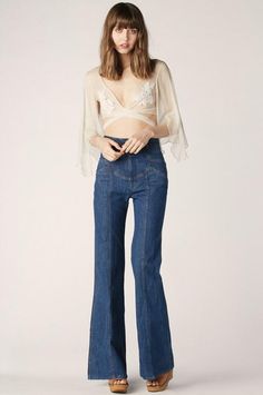 waiting for the sun bells in filmore Salvage Denim, Denim Tie, Bell Jeans, Outfits 70s, 70s Inspired Fashion, 70s Outfits, Women Fashion Edgy, Denim Details, Looks Vintage