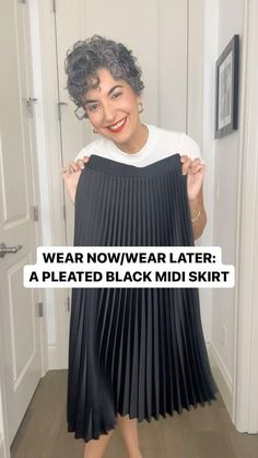 Midi Pleated Skirt Outfit, Black Pleated Skirt Outfit, Black Midi Skirt Outfit, Pleated Midi Skirt Outfit, Midi Skirt Outfit Winter, Pleated Skirt Outfits, Black Pleated Midi Skirt, Black Skirt Outfits, Pleated Skirt Outfit