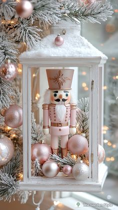 Add a pop of color with pink nutcrackers, one of 35 inspiring pink Christmas decor ideas that bring holiday cheer to your home! These stylish figurines fit perfectly into an elegant pink Christmas aesthetic, adding a playful twist to traditional decor. Pink Christmas decorations like these nutcrackers will make your holiday unique and charming. Click now to explore more decor ideas for a festive pink Christmas! Pink Nutcracker Christmas Aesthetic, Pink Boho Christmas Tree, Christmas Decor Ideas Nutcracker, Pink Nutcracker Christmas Decor, The Nutcracker Christmas Decor, Decorating Lanterns For Christmas, Nutcracker Decorations Ideas, Nutcracker Christmas Aesthetic, Christmas Decor Nutcracker