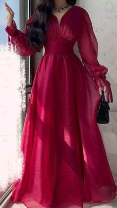 Hi My Friends If you feel boring so visit my website for entertaining Hot Prom Dress, Modest Dresses Fashion, Simple Gowns, Soiree Dress, Women Dresses Classy, Fancy Dresses Long, Modest Dresses Casual, Elegant Dresses Classy, Long Prom Dresses