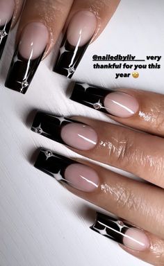 Black Diamond Nail Designs, Twinkle Nails Acrylic, Business Acrylic Nails, Black And Red Prom Nails Simple, Stilleto And Square Nails Together, Baddie Nail Art Medium Length, Acrylic Nail Inspo Aesthetic, Nails Acrylic Spooky, Baddie Nail Art Designs