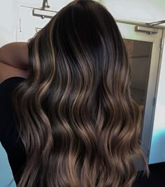 Highlights For Dark Brown Hair, Dimensional Brunette, Black Hair Balayage, Brown Hair Looks, Brown Hair Inspo, Brunette Hair With Highlights, Balayage Hair Dark, Dark Hair With Highlights, Dyed Hair Inspiration