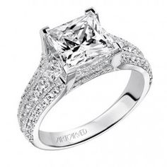 a princess cut diamond engagement ring