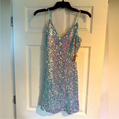 Beautiful Blue Windsor Dress For Sale Nwt. Size Small. Burgundy Bodycon Dress, Homecoming Dresses Sparkly, Windsor Dress, Glitter Mini Dress, Green Homecoming Dresses, Cute Homecoming Dresses, Dark Blue Dress, Sequin Bodycon Dress, Light Blue Dresses