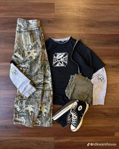 Outfit Inspo Casual, Guys Clothing Styles, Mens Outfit Inspiration, Camo Pants, Sneakers For Men, Streetwear Men Outfits