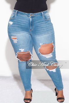 Plus Size Distressed Jeans, Chic And Curvy, Denim Chic, Light Denim, Distressed Jeans, Denim Pants, Plus Size Outfits, Casual Pants, Final Sale