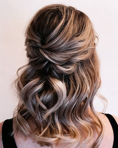 Stunning Bridal Hairstyles, Bride Short Hairstyles Wedding Day, Wedding Hair For Mother Of The Bride Half Up, Wedding Hairstyles Half Up Half Down Fine Hair, Bridesmaid Hairdo For Short Hair, Bride Hairstyles For Thinning Hair, Relaxed Bridesmaid Hair, Wedding Hairstyles For Mom Of The Bride, Hairstyle For Thinning Hair Wedding