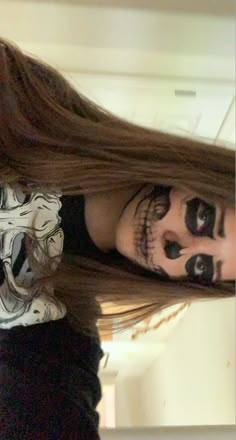 Skeleton Make Up Aesthetic, Ahs Skeleton Makeup, Tate Ahs Costume, Skeleton Halloween Outfit, Halloween Skeleton Outfit, Ahs Costume Ideas, Tate Skeleton, Tate Langdon Makeup Tutorial, Tate Halloween Costume