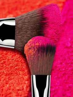 Makeup Wallpapers, Best Drugstore Makeup, Colors For Dark Skin, Cosmetics Photography, Highlighter Brush, Make Up For Ever, Blush Brush, Drugstore Makeup, Makati