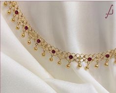 Gold Simple Necklace Designs, Simple Gold Necklace Designs, Gold Neckles, Bridal Necklace Designs, Neck Pieces Jewelry, Gold Jewelry Outfits, Fancy Jewelry Necklace, Bridal Jewelry Vintage