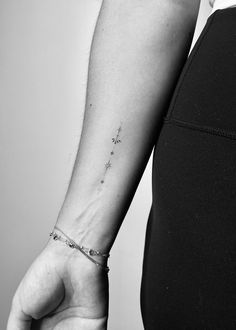 simple fine line tattoo with dainty stars and line work. Brooklyn, New York by #madebyasami Unique Tiny Tattoos With Meaning, Tiny Tattoos Inspiration, Small Tattoo Fine Line, Small Fine Tattoos, Dainty Feminine Tattoos Classy, Fine Writing Tattoo, Wrist Fine Line Tattoo, Fine Line Small Tattoo Ideas, Fine Ink Tattoo