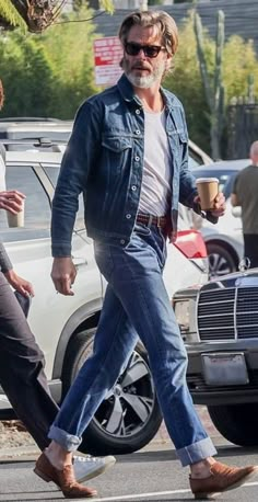 Chris Pine Style, Vintage Outfits For Men, Vintage Outfits Men, Loafers Dress, Mens Casual Outfits Summer, Street Style Outfits Men, Chris Pine, Bike Style