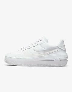 Nike Air Force 1 Plt.af.orm Outfits, Nike Plt.af.orm, White Air Forces, New Trainers, Shoe Obsession, Nike Cortez Sneaker, Shoes Nike, Nike Air Force 1, Green Fashion