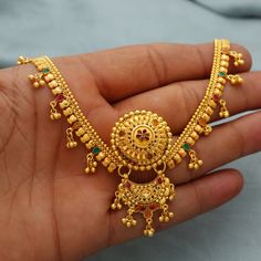 Gold Head Chain Jewelry, Gold Borla Rajasthani, Borla Maang Tikka Gold, Borla Designs Rajasthani In Gold, Gold Borla Design, Yellow Gold Meenakari Jewelry For Puja, Yellow Gold Chandbali Jewelry For Puja, Yellow Round Jewelry For Puja, Yellow Gold Jewelry With Latkans For Puja